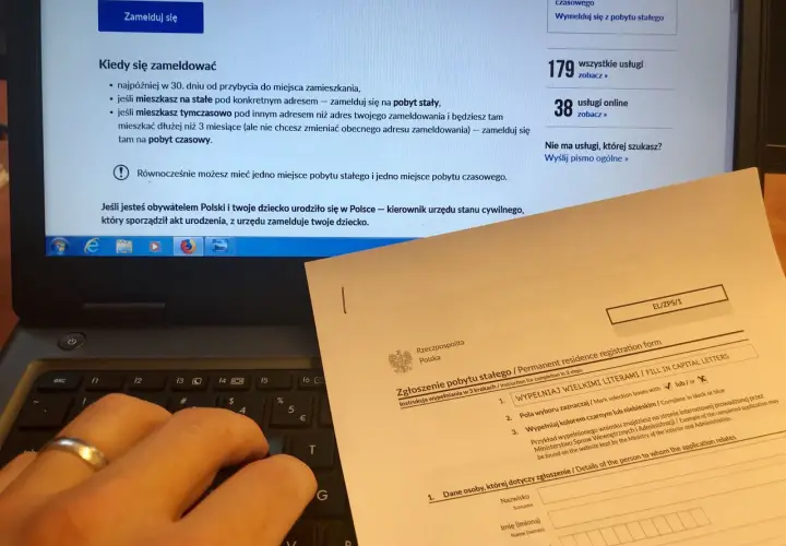Formularz zgłoszenia meldunkowego w wynajmowanym mieszkaniu. Druk "Zgłoszenie pobytu stałego / Permanent residence registration form".